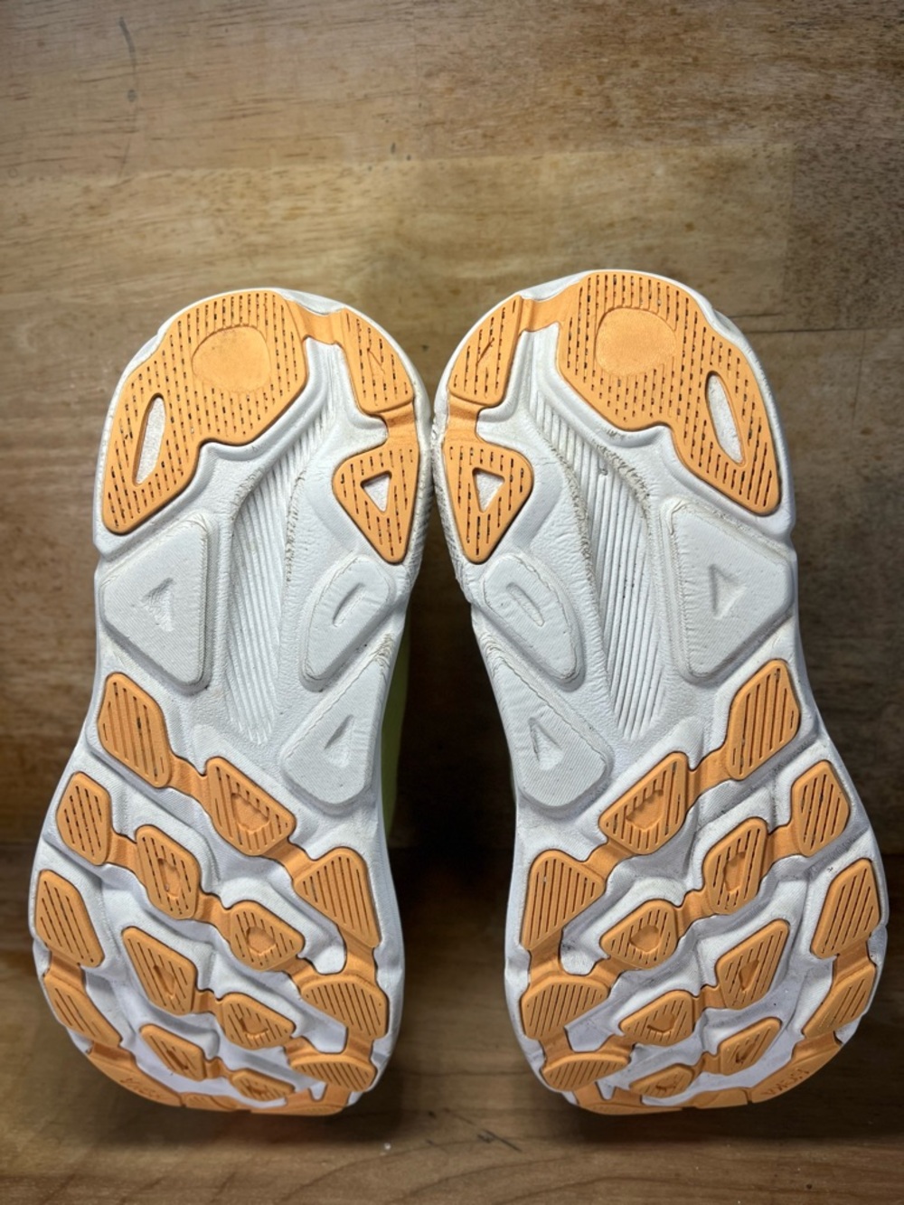 Hoka One One Clifton 9 Womens Size 8.5 Running Shoes Sneakers Citrus Glow - Picture 8 of 12